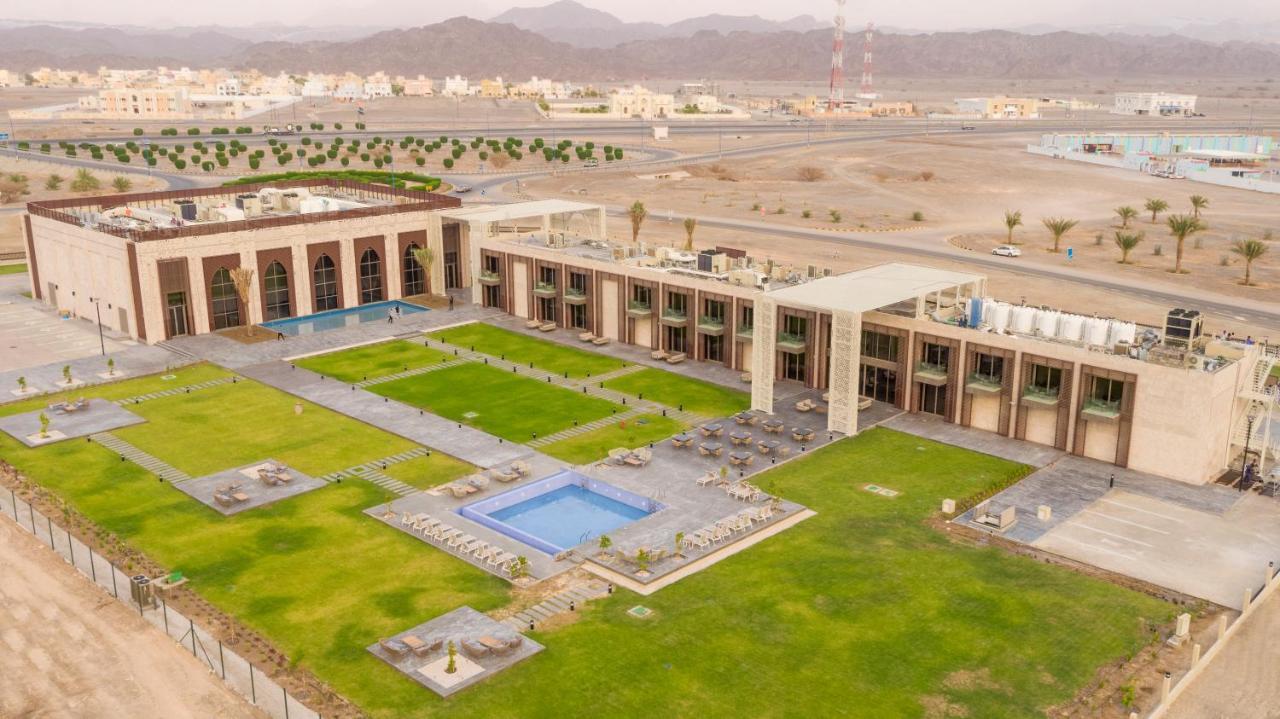 Отель استراحة الفيحاء Al Feyhaa Resthouse Samail Экстерьер фото